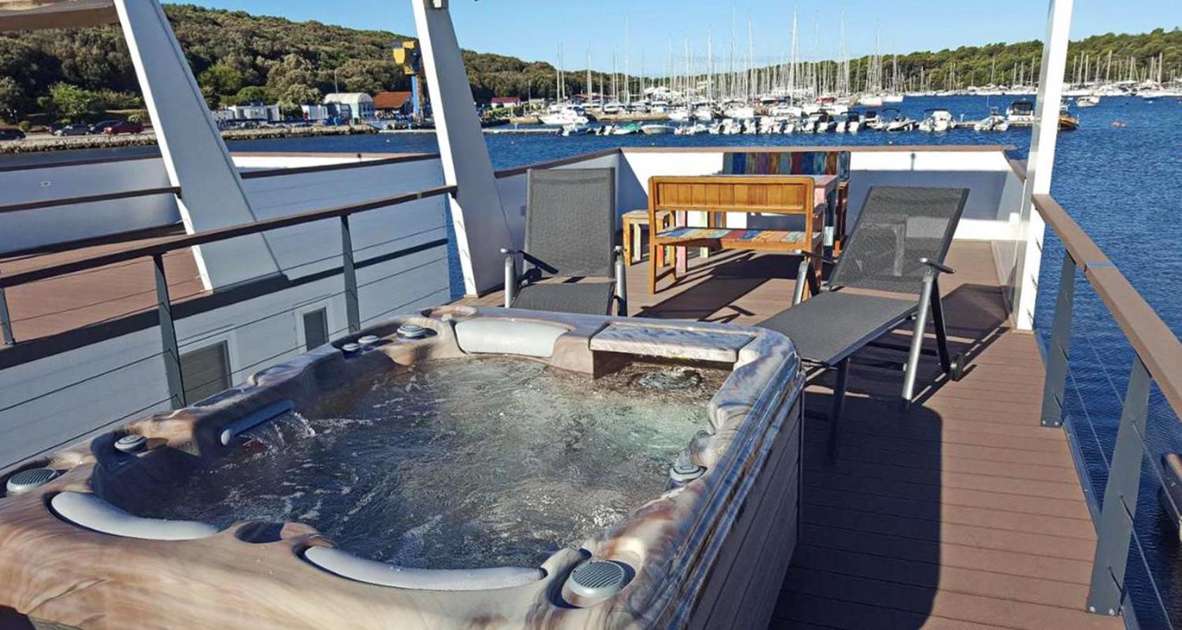 House Boat Oliva - Floating House Villa Pula Exterior foto
